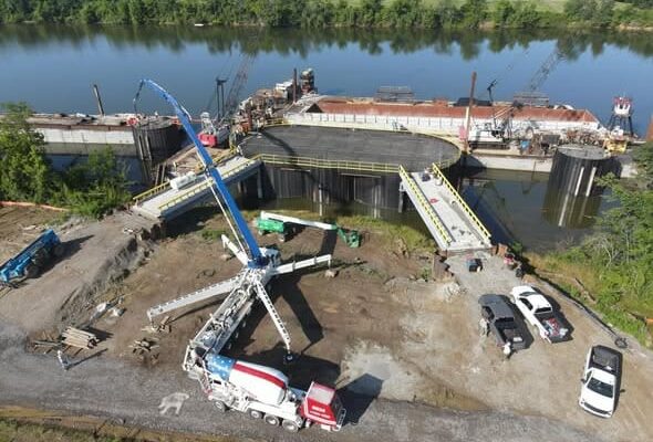 reinforced concrete barge dock constructed by TNT Services for the new Ashland City river port